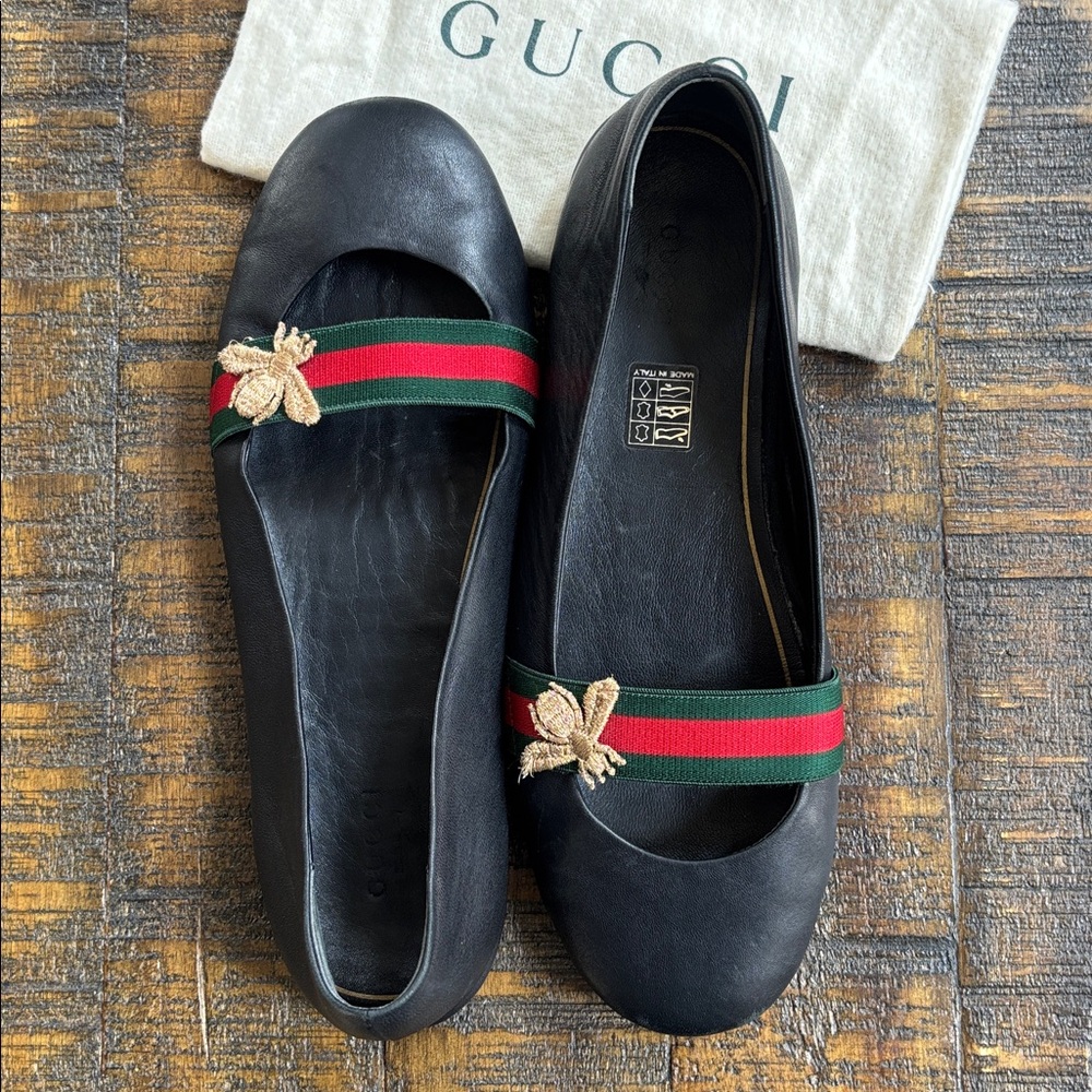 Gucci Black Ballet Flats with Iconic Gold Bee Embellishment